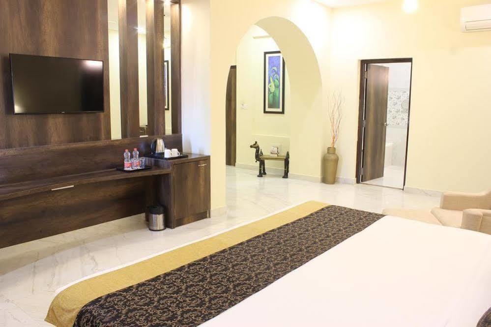 Mewargarh Udaipur By Red Lion S Otel Dış mekan fotoğraf