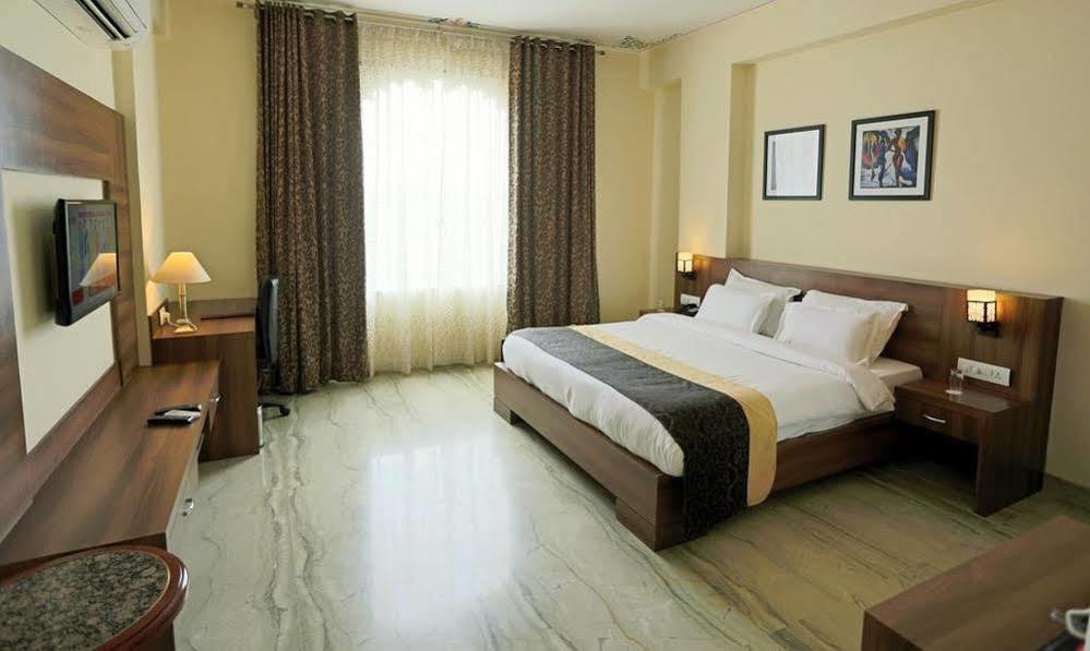 Mewargarh Udaipur By Red Lion S Otel Dış mekan fotoğraf
