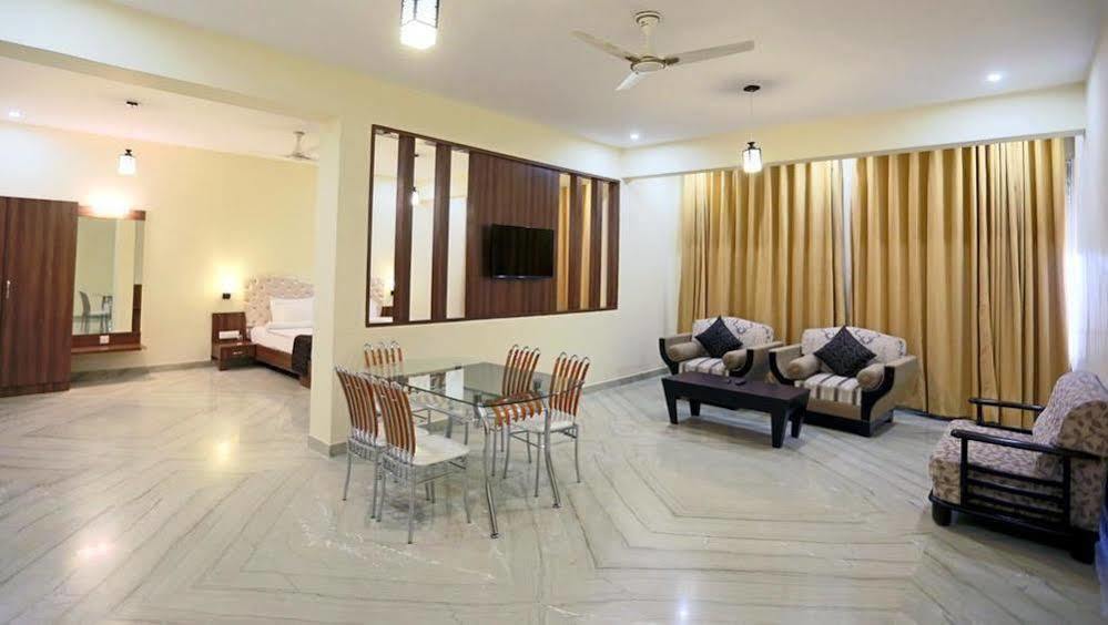 Mewargarh Udaipur By Red Lion S Otel Dış mekan fotoğraf