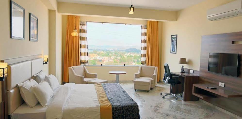 Mewargarh Udaipur By Red Lion S Otel Dış mekan fotoğraf