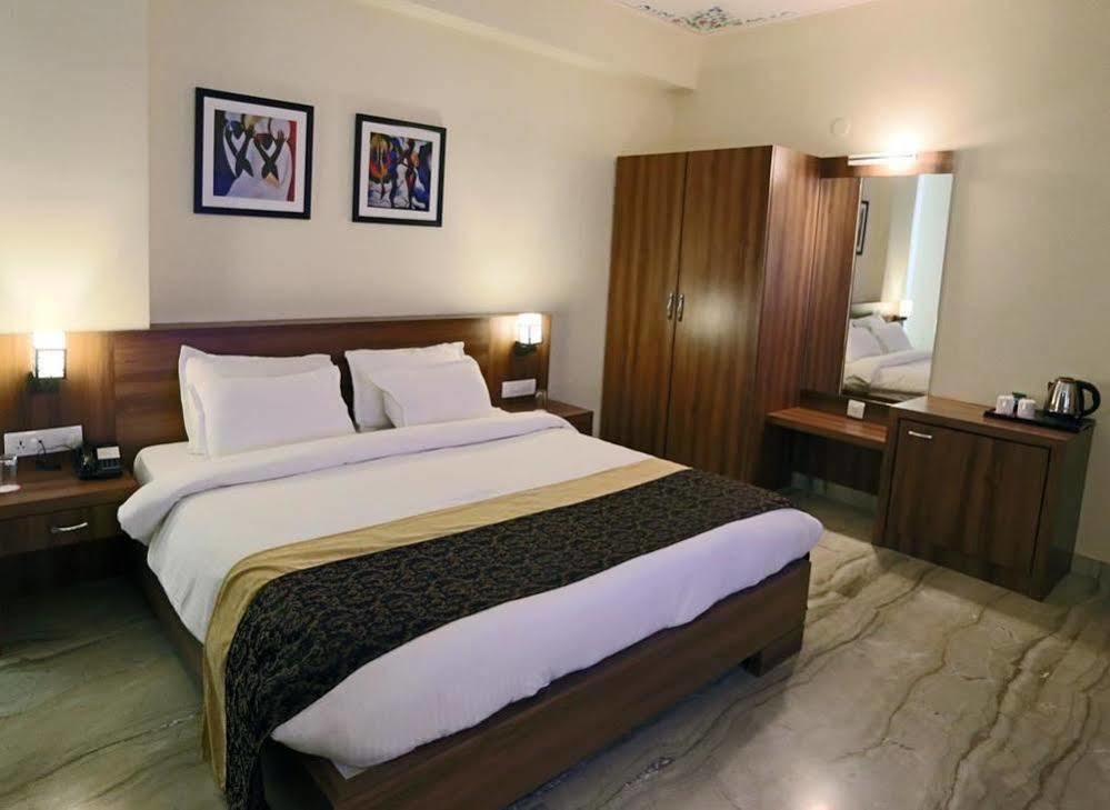 Mewargarh Udaipur By Red Lion S Otel Dış mekan fotoğraf