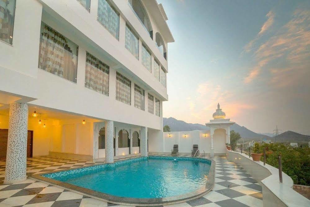 Mewargarh Udaipur By Red Lion S Otel Dış mekan fotoğraf